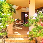 Deluxe garden flat near Terra-Mítica